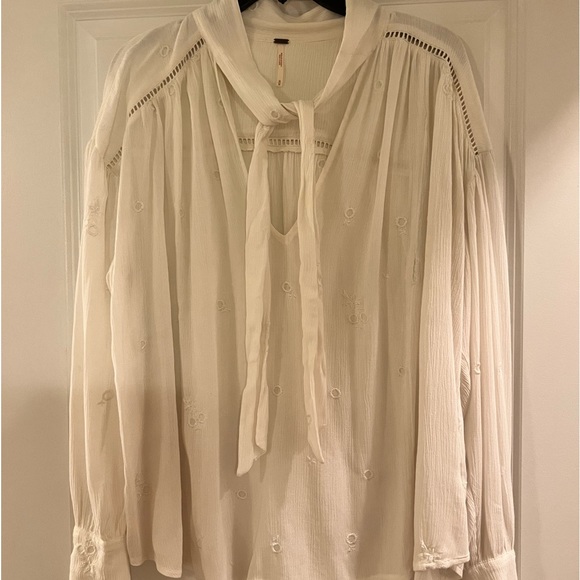 Free People Top - Picture 1 of 1